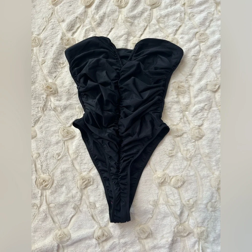 5 NEW Women’s One Piece Swimsuit Lot/Set! So CUTE! Stretch, Padded, Puckerbutt 🔥 - Picture 3 of 10